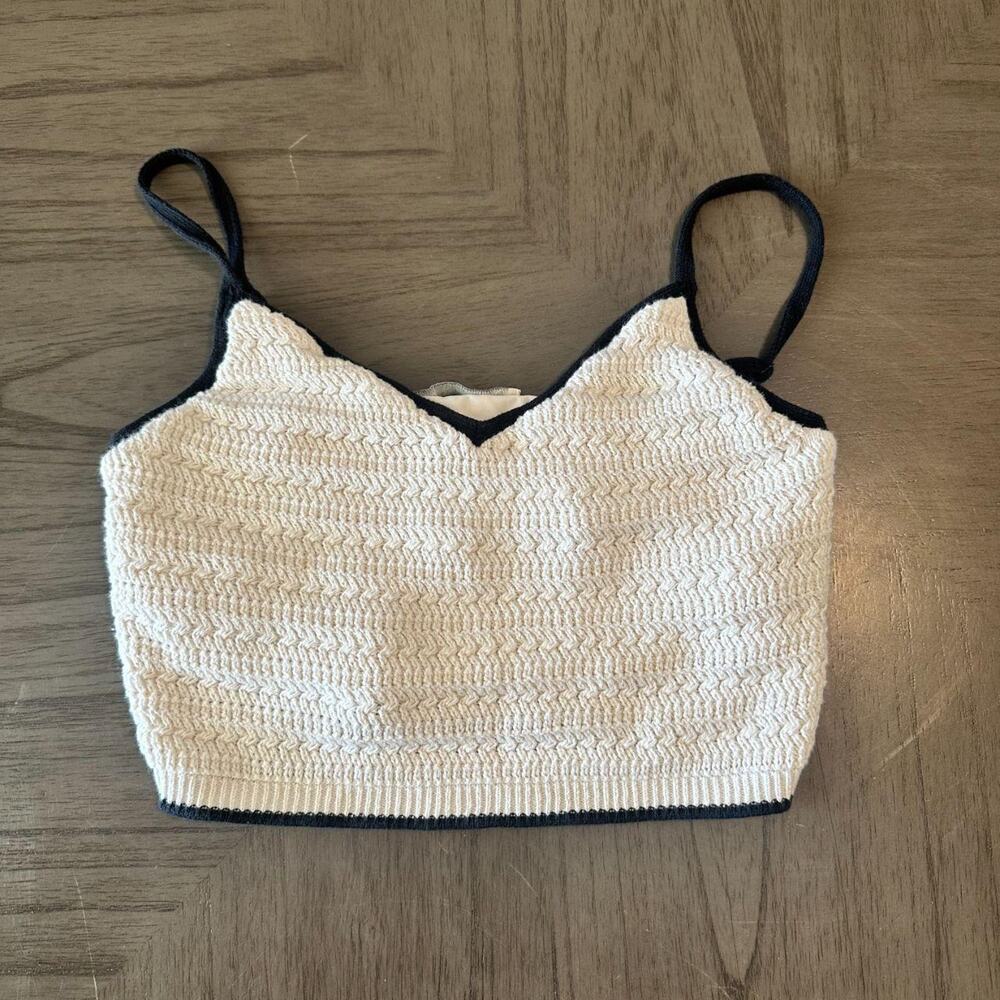 Abercrombie and fitch tank size